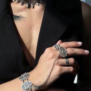 bransoletka etniczna z pierścionkiem koczar